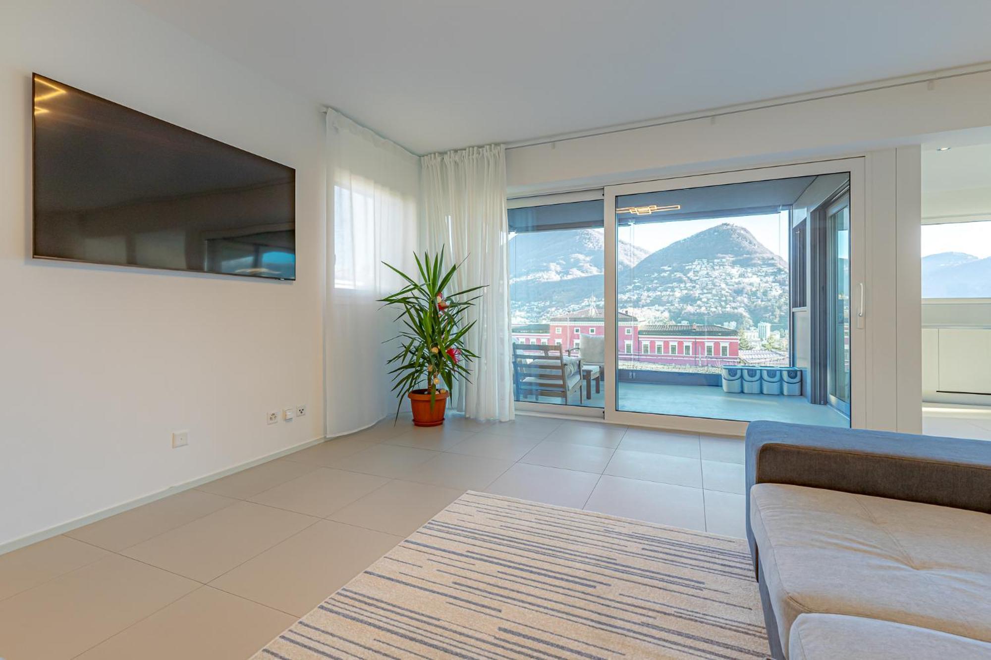Imperial Of Lugano 3 With A Lake View Behind The Station And 10 Min From The Lake Of ルガーノ エクステリア 写真