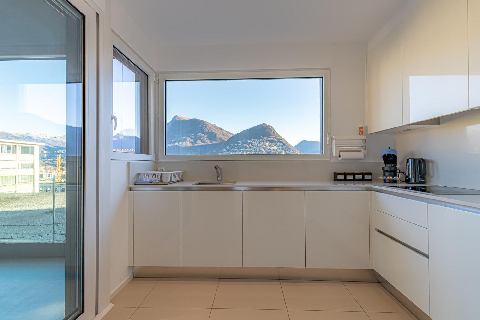 Imperial Of Lugano 3 With A Lake View Behind The Station And 10 Min From The Lake Of ルガーノ エクステリア 写真